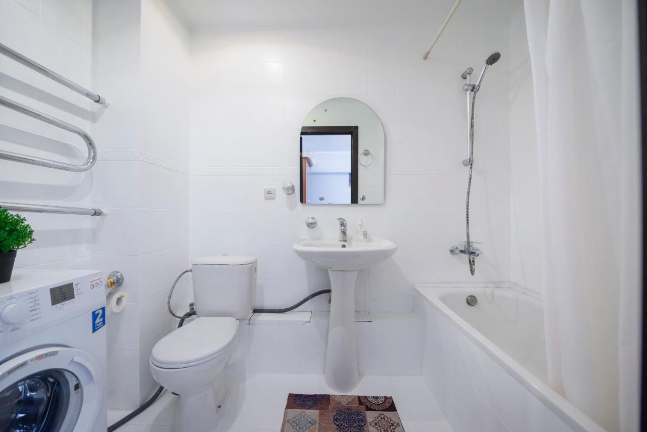 На Проспекте Ленина Apartment Almatî Exterior foto